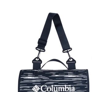 Columbia Blanket blue and white perfect for beach day o mountain trip